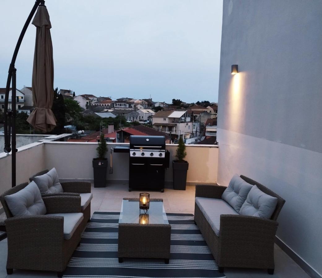 Ina'S Apartments เลฟคิมมี ภายนอก รูปภาพ
